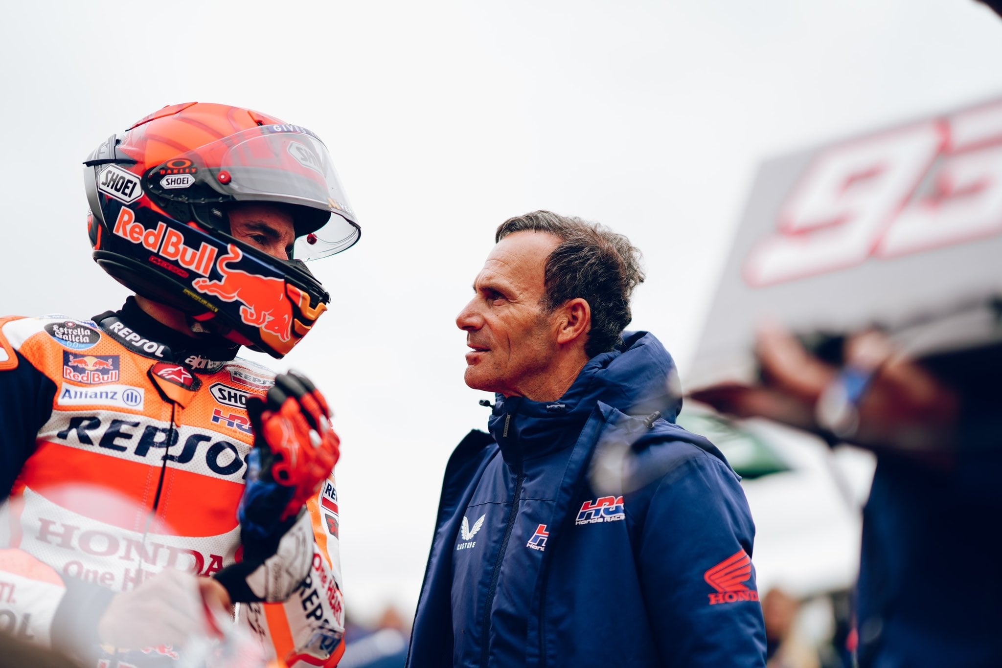 Marc Márquez y Alberto Puig durante la etapa del español con Honda en MotoGP.