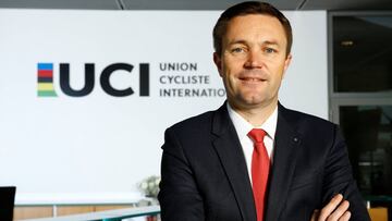 El presidente de la UCI, David Lappartient, posa en la sede de la Unión Ciclista Internacional en Aigle, Suiza.