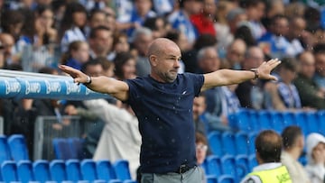 Paco López, durante el Real Sociedad - Granada.