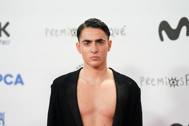 El influencer Luc Loren en la alfombra roja.