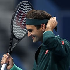 Federer regresa con victoria y buena imagen 405 días después