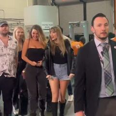 Taylor Swift vuelve a un juego de NFL, ahora junto a Ryan Reynolds, Hugh Jackman y Blake Lively