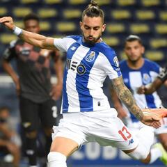 Alex Telles vuelve estar en la mira del Atlético, según O Jogo