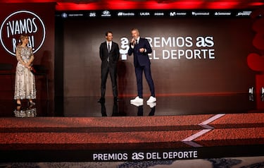 Marc Maury, speaker del Grand Slam de Roland Garros, hizo la introducción en el homenaje a Rafa Nadal, quien recibió el Premio AS 2025 por su extraordinaria trayectoria.