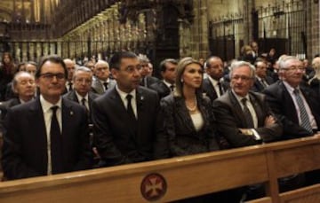 (I-D) El presidente de la Generalitat, Artur Mas; el presidente del FC Barcelona, Josep Mar¨ªa Bartomeu; la delagada del Gobierno, Llanos de Luna; y el alcalde de Barcelona, Xavier Trias.