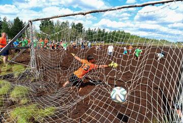 Fútbol en el pantano