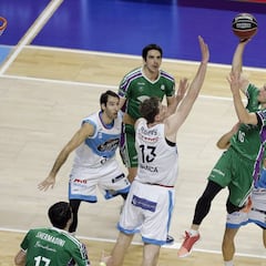 El Unicaja destroza a Obradoiro