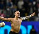 Lautaro le entrega la Supercoppa al Inter