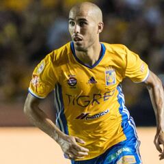 Pizarro acepta que pensaba en Tigres mientras estaba en Sevilla