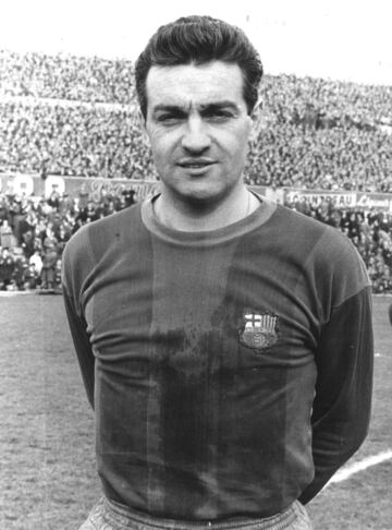 Jugó en el Barcelona de 1956 a 1966, equipo en el que disputó 372 partidos​, marcó 43 goles y ganó 8 títulos.