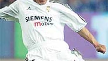 <B>"ME GUSTARÍA MARCAR HOY"</B>. Roberto Carlos parece el mejor pitoniso de sí mismo. Horas antes de la final de Copa, predijo que marcaría un gol y acertó, porque logró uno de falta a 115 km/ h. Hoy quiere conseguir otro: "Ojalá marque otro, me gustaría. Me da igual que sea de falta o no, el caso es que el balón entre, que es realmente lo que nos interesa".