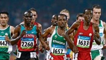 <b>NUEVO ESPAÑOL. </b>Aelemayehu Bezabeh (1633), de origen etíope, tira en la primera serie de 5.000.