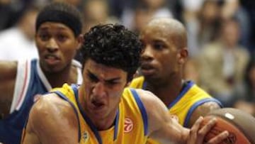 <b>En forma</b>. El jugador israelí del Tau Lior Eliyahu pasó el reconocimiento médico.