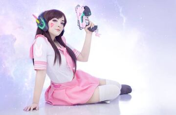 Seifuku D.Va dise&ntilde;o inventado por Nash Clive