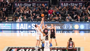 El histórico salto inicial de los hermanos Gasol, en el Madison Square Garden, en el All Star 2015 de la NBA.