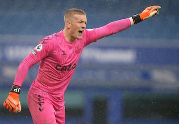 Ritmo frenético del Everton en la Premier League. El conjunto de Ancelotti sigue con rendimiento perfecto y en esta ocasión doblegó al Brighton en Goodison Park con doblete de James Rodríguez y otra anotación de Yerry Mina.