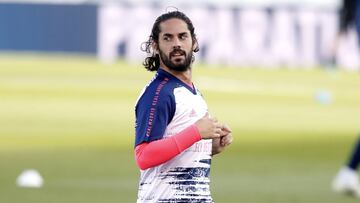 Isco, durante el calentamiento con el Real Madrid.