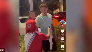 El gesto de Chicharito con un niño por el que se disculpó