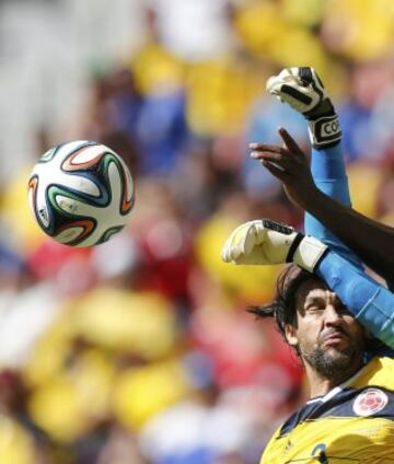 Mario Yepes y Boubacar Barry.