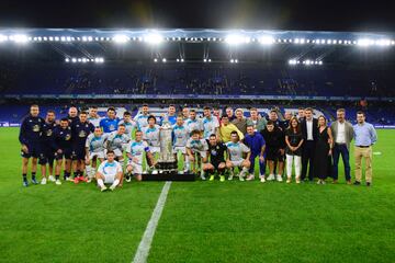 Los jugadores del Deportivo celebran la conquista del Teresa Herrera.