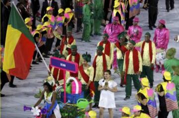 207 delegaciones desfilan por el Maracaná en la apertura de Río 2016