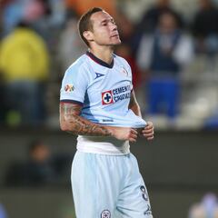 Jesús Dueñas explota contra Cruz Azul por futuro incierto: “¿Dónde quedan mis derechos como jugador profesional?”