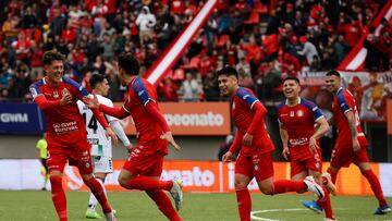 Hizo un doblete y demoró apenas 15 minutos en anotar su primer gol en el fútbol chileno