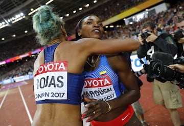 La colombiana Caterine Ibargüen obtuvo la medalla de plata en la final del Salto Triple del Mundial de Atletismo con un registro de 14.89 m, superada por la venezolana Yulimar Rojas quien registró 14.91 m. El podio lo cerró la kazaja Olga Rypakova con 14.77 m.