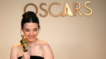 Raised in a family passionate about horse riding, the Oscar winner for Best Actress had to choose between horses and acting.