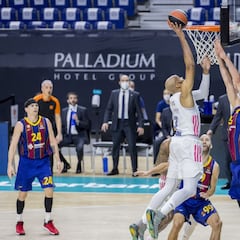 El Clásico se tiñe de azulgrana