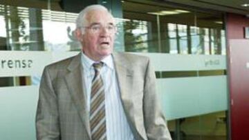 <b>EXPLICACIONES. </B>Villar tendrá que responder también por el conflicto entre Luis Aragonés y los medios de comunicación ingleses.