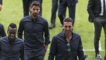 Khedira, entre Matuidi y Buffon.