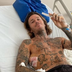 Tom Lowe, atrapado en Tahití por sus costillas