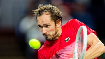 Medvedev, indignado, destaca que las bolas de Shanghái “favorecen a Sinner y Alcaraz”