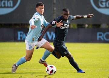 El delantero brasileño del Real Madrid Castilla, Vinicius Júnior, frente al Celta de Vigo B.