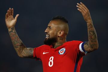 Futbol, Chile vs Burkina Faso.
Partido amistoso 2017.
El jugador de Chile, Arturo Vidal, celebra su gol contra Burkina Faso durante el partido amistoso en el estadio Nacional.
Santiago, Chile.
02/06/2017
Marcelo Hernandez/Photosport***************

Football, Chile vs Burkina Faso.
Friendly match 2017.
Chile's player Arturo Vida  celebrates his goal against Burkina Faso during friendly match at Nacional stadium in Santiago, Chile.
02/06/2017
Marcelo Hernandez/Photosport