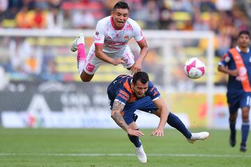 El duelo entre Monarcas y Puebla se disputó bajo una intensa lluvia, misma que no detuvo a los dirigidos por Roberto Hernández. Morelia venció y se colocó en puestos de liguilla con la esperanza de competir por el título.