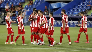 Los jugadores del Atl&eacute;tico celebran un gol.