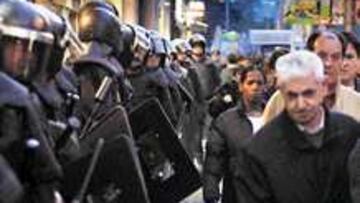 <B>CUMBRES CONFLICTIVAS. </B>La policía, invitada obligada a estas citas.