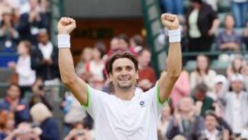 David Ferrer celebnra una de las victorias en Wimbledon.