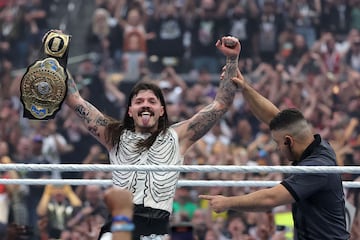 Dominik Mysterio venci¨® a Finn B¨¢lor, Penta El Zero Miedo y Bron Breakker para alzarse con el Campeonato Intercontinental.