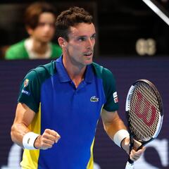 Bautista completa la fiesta ante un honorable Wawrinka