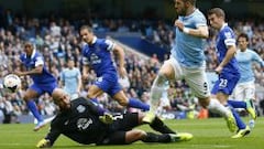 Negredo marc&oacute; de esta manera el 1-1 que sirvi&oacute; para iniciar la remontada del City frente al Everton en el Etihad.
 