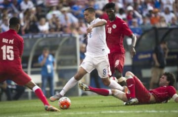 El equipo norteamericano se llevó el triunfo con goles de Dempsey (3), Zardes, Johannsson y González. Cuba recibió seis goles por segunda vez en el torneo.