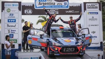 Dani Sordo en el podio de Argentina.
