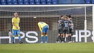 Las Palmas se acostumbra a mirar de lejos