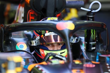 Oscar Piastri durante el test de pretemporada 2025 de Frmula 1 celebrado en el Circuito Internacional de Sakhir, en Bahrin.