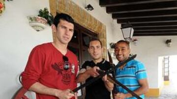 <b>A LA CARGA. </b>Juanjo, Ferreiro e Ikechi, ataque amarillo.