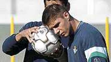 <B>SE DEJA QUERER</B>. Joaquín, aunque quiere seguir en el Betis, sabe que es un jugador deseado.