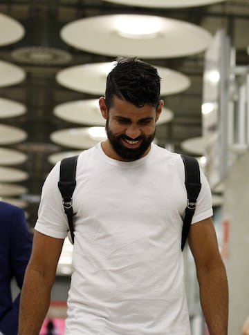 Locura por Diego Costa en su llegada a Madrid